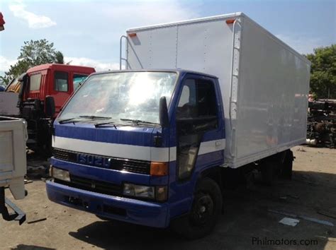 Buy used Isuzu Elf 2016 for sale in the Philippines .